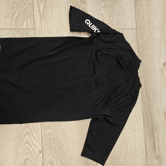 Quiksilver Black Rash Guard - Picture 3 of 5